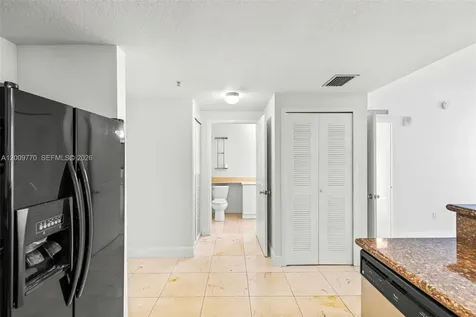 170 SE 14th Street Miami FL 33131