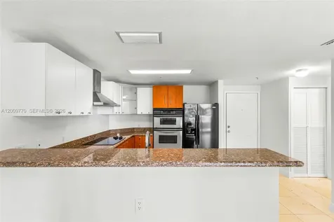 170 SE 14th Street Miami FL 33131