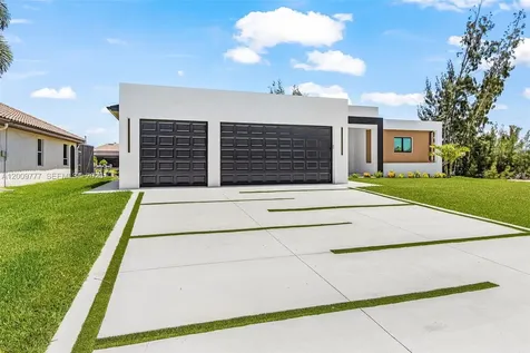 2303 NW 35 Avenue Cape Coral FL 33993