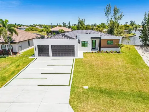 2303 NW 35 Avenue Cape Coral FL 33993