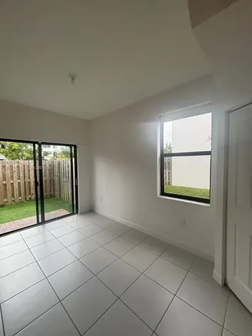 20964 NE 8th Avenue Miami FL 33179