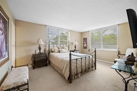 3300 W Rolling Hills Circle Davie FL 33328