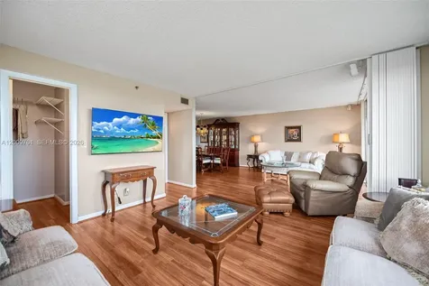 3300 W Rolling Hills Circle Davie FL 33328
