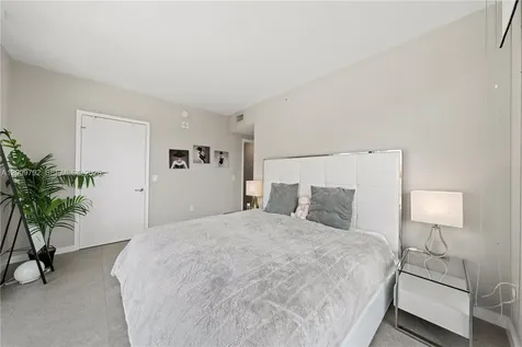 460 NE 28th Street Miami FL 33137