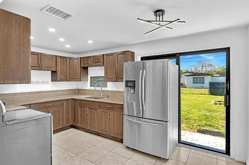 4156 SW 49th Court Dania Beach FL 33314