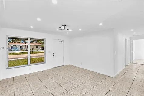 4156 SW 49th Court Dania Beach FL 33314