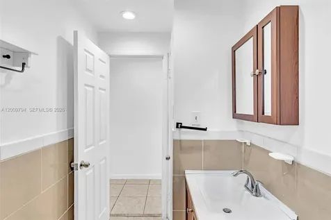 4156 SW 49th Court Dania Beach FL 33314