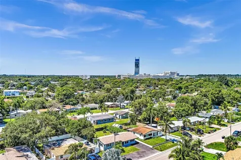 4156 SW 49th Court Dania Beach FL 33314