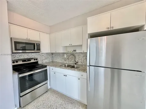 10303 NW 35th Place Miami FL 33147