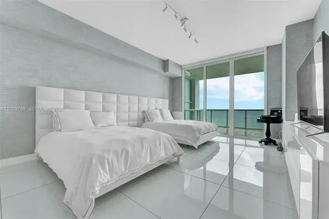 50 S Pointe Drive Miami Beach FL 33139