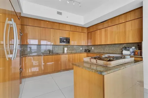 50 S Pointe Drive Miami Beach FL 33139