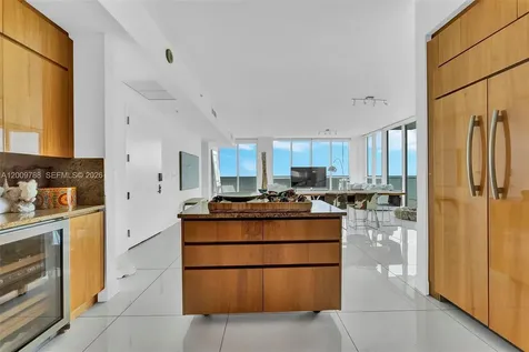 50 S Pointe Drive Miami Beach FL 33139