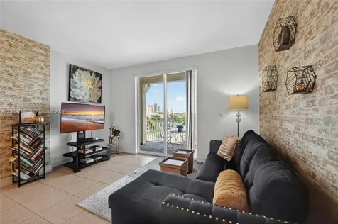 7266 SW 88th Street Miami FL 33156