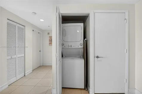 7266 SW 88th Street Miami FL 33156