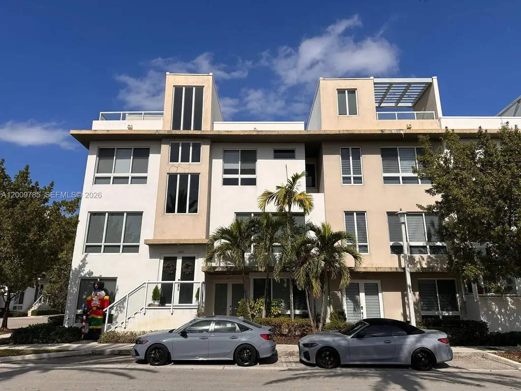 10471 NW 66th Street Doral FL 33178