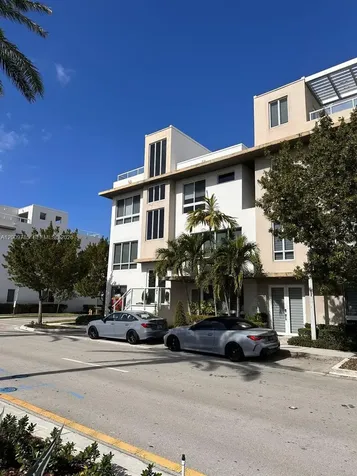 10471 NW 66th Street Doral FL 33178