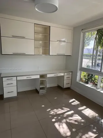 10471 NW 66th Street Doral FL 33178