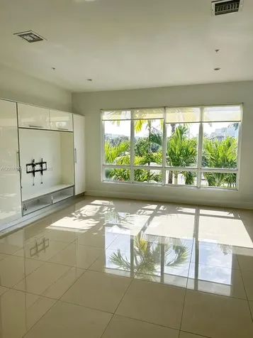 10471 NW 66th Street Doral FL 33178