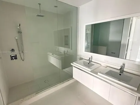10471 NW 66th Street Doral FL 33178