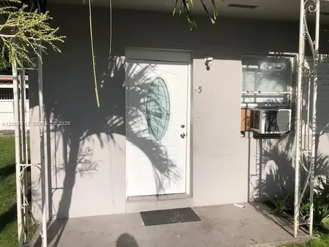 471 SW 10th Street Miami FL 33130