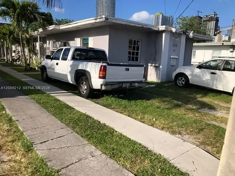 471 SW 10th Street Miami FL 33130