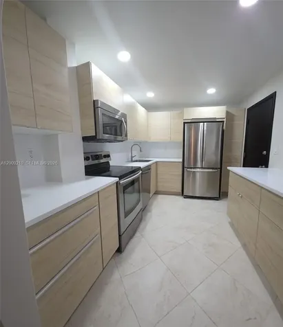 250 Galen Drive Key Biscayne FL 33149