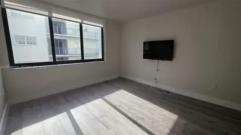 250 Galen Drive Key Biscayne FL 33149