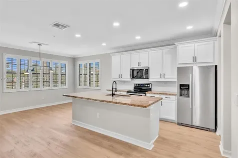 11541 SW 15th Street Pembroke Pines FL 33025