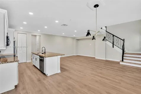 11541 SW 15th Street Pembroke Pines FL 33025