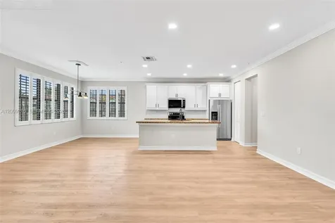 11541 SW 15th Street Pembroke Pines FL 33025