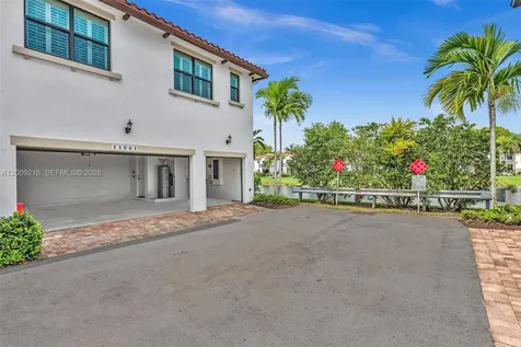 11541 SW 15th Street Pembroke Pines FL 33025
