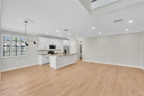 11541 SW 15th Street Pembroke Pines FL 33025