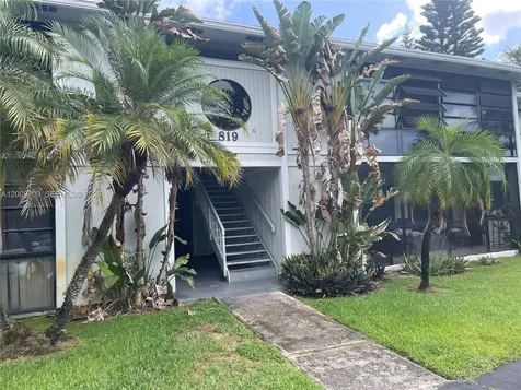 819 NE 199th Street Miami FL 33179