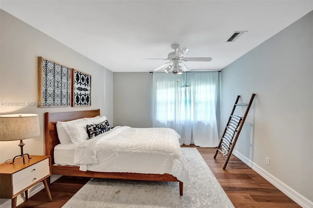 22180 Woodset Lane Boca Raton FL 33428