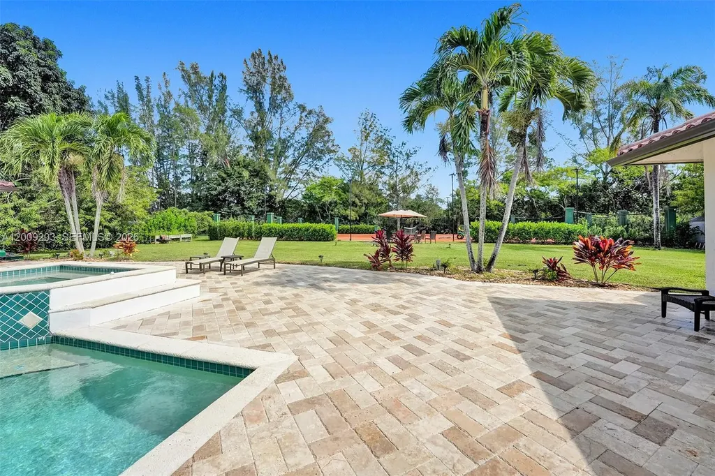 22180 Woodset Lane Boca Raton FL 33428