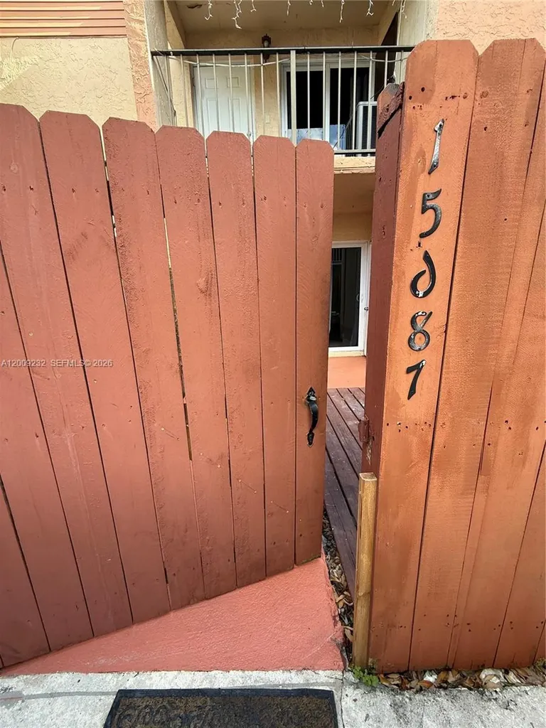 15687 SW 85th Terrace Miami FL 33193