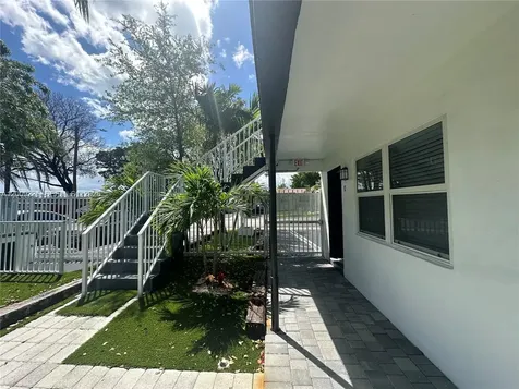 1821 Thomas Street Hollywood FL 33020