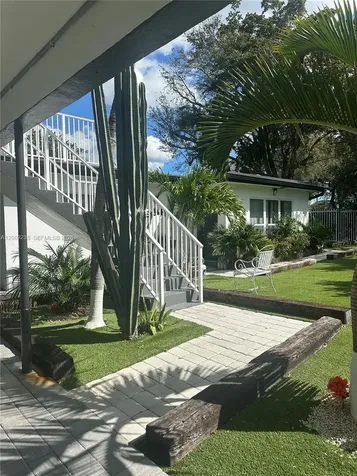 1821 Thomas Street Hollywood FL 33020