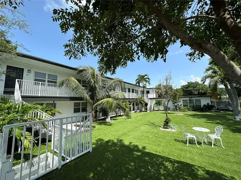 1821 Thomas Street Hollywood FL 33020