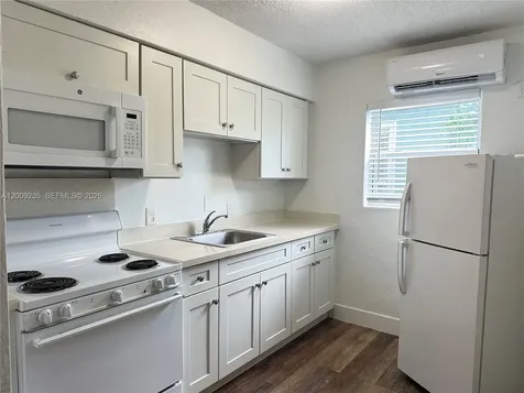 1821 Thomas Street Hollywood FL 33020