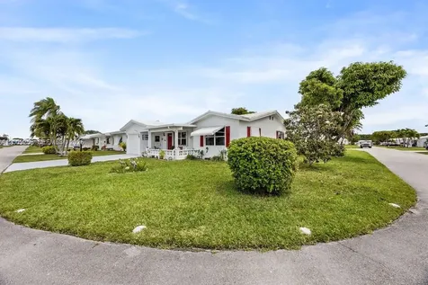 124 SW 10th Street Boynton Beach FL 33426