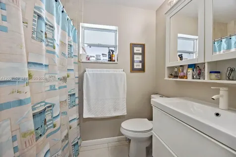 124 SW 10th Street Boynton Beach FL 33426