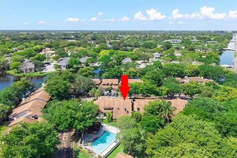 9347 SW 1st Street Plantation FL 33324