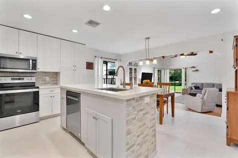 9347 SW 1st Street Plantation FL 33324