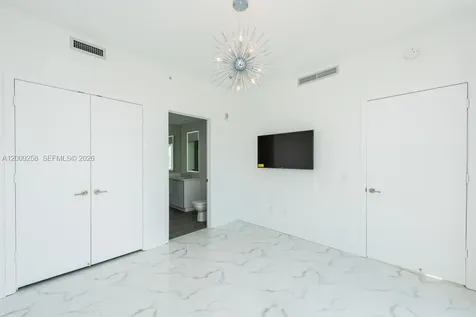 2900 NE 7 Avenue Miami FL 33137
