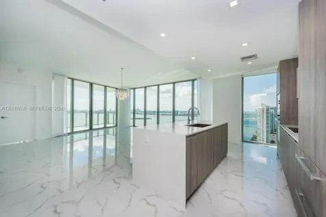 2900 NE 7 Avenue Miami FL 33137