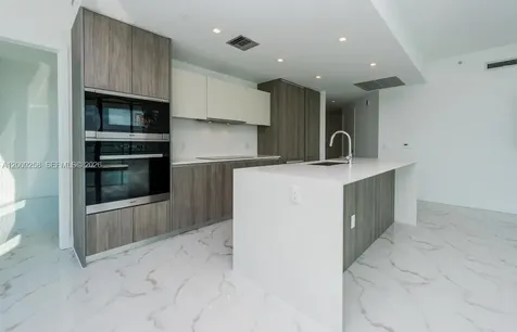2900 NE 7 Avenue Miami FL 33137