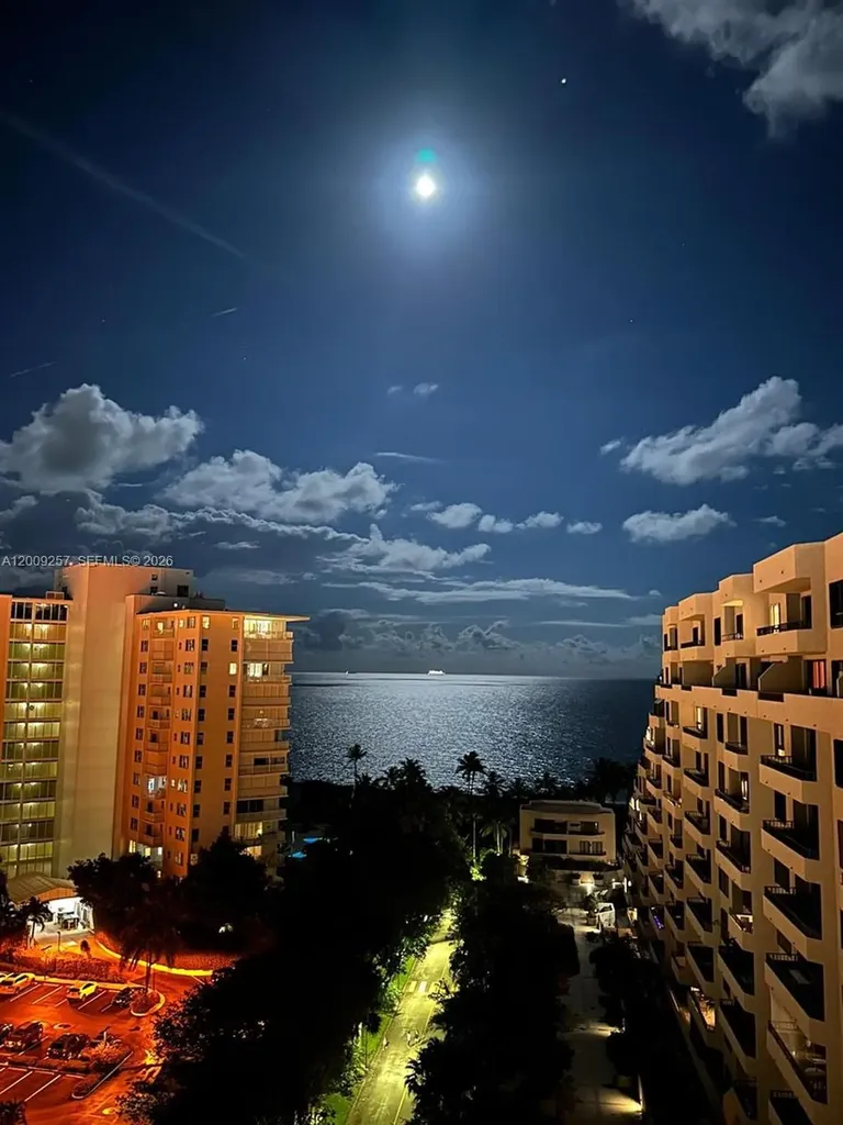 251 Crandon Boulevard Key Biscayne FL 33149