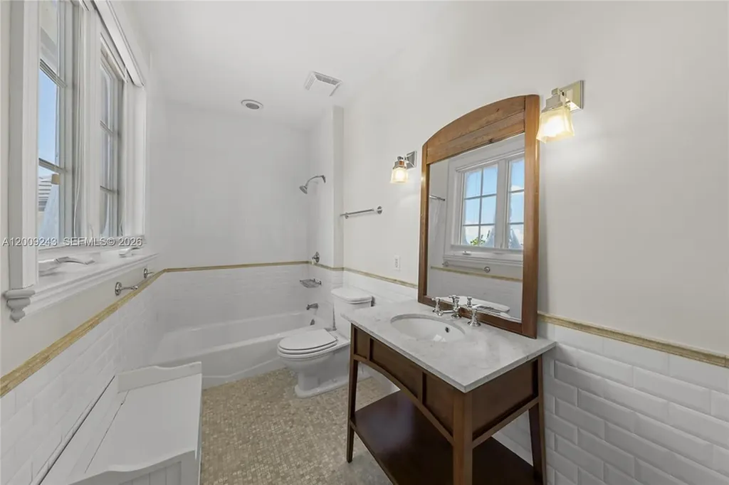 2430 Aqua Vista Boulevard Fort Lauderdale FL 33301