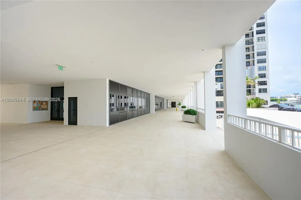 2201 S Ocean Drive Hollywood FL 33019